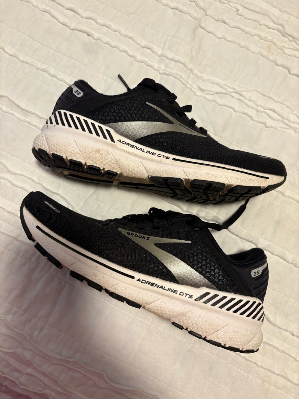Brooks adrenaline GTS 22 sneakers